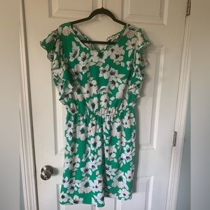 Great wedding/baby shower dress!  size L flutter sleeves. Elastic waist